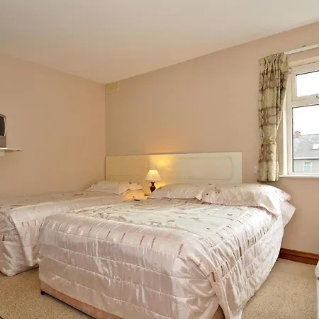 College Crest House Galway