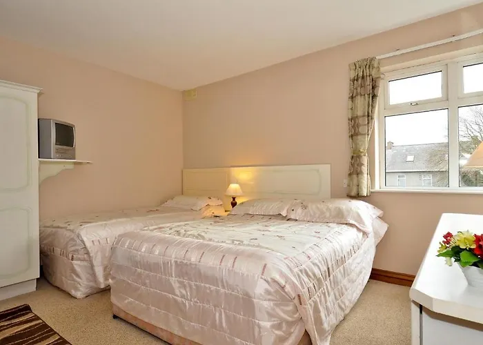 College Crest House Galway