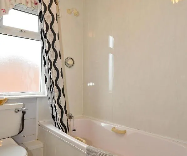 College Crest House 3* Galway