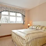 College Crest House Bed & Breakfast Galway
