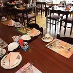 Bed & Breakfast College Crest House 3*