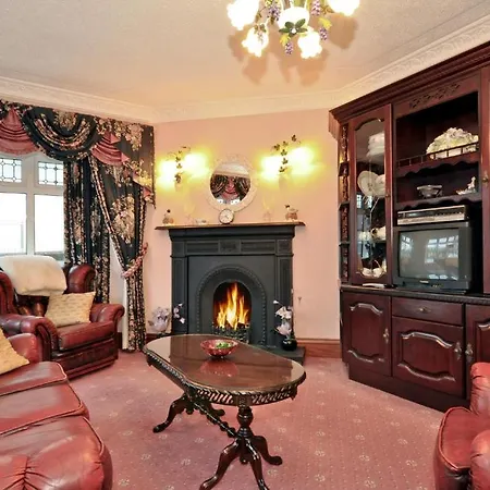 カレッジ クレスト ハウス ゴールウェイ