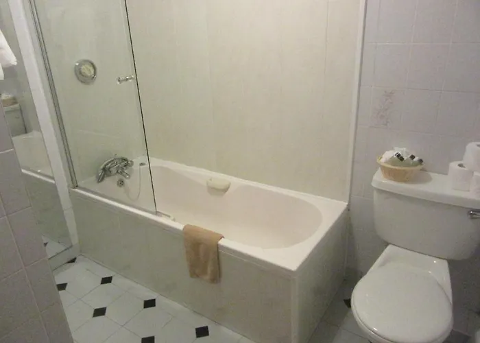 College Crest House 3* Голуэй